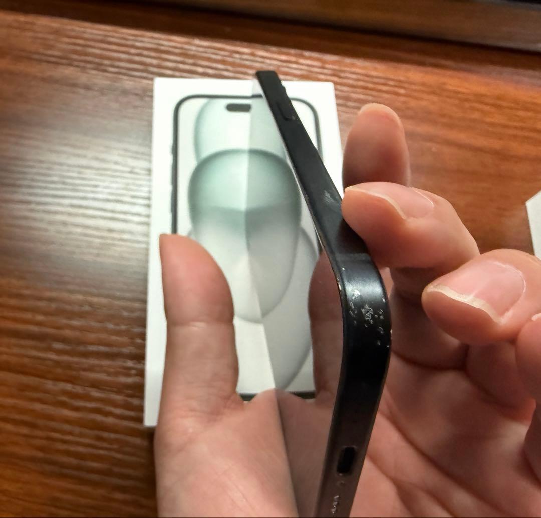 iPhone 15 ブラック 本体 128GB 化粧箱・ケース・ケーブル付き