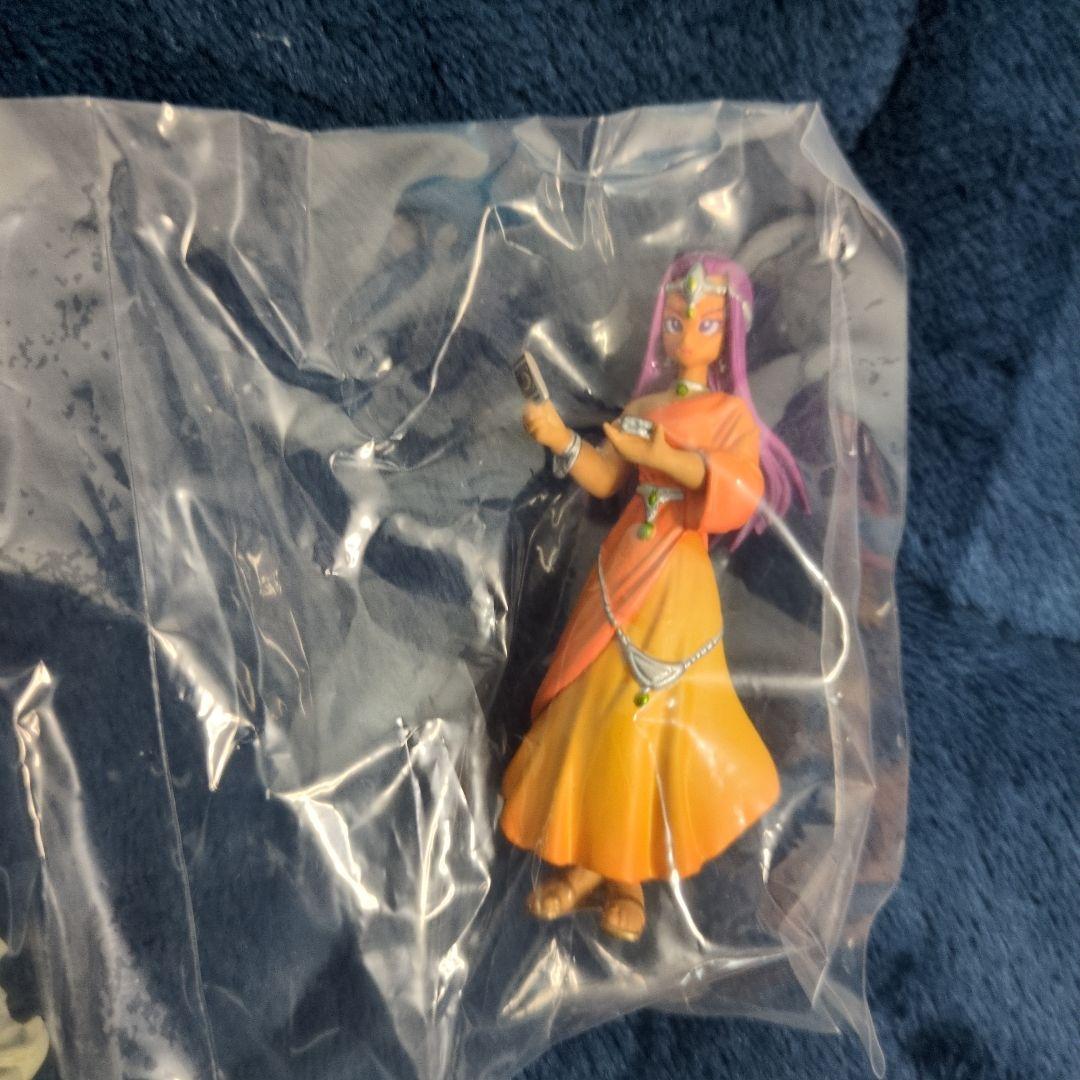 新品　ドラゴエⅣ　キャラクターフィギュアコレクション　レア　ミネア　銀のタロット