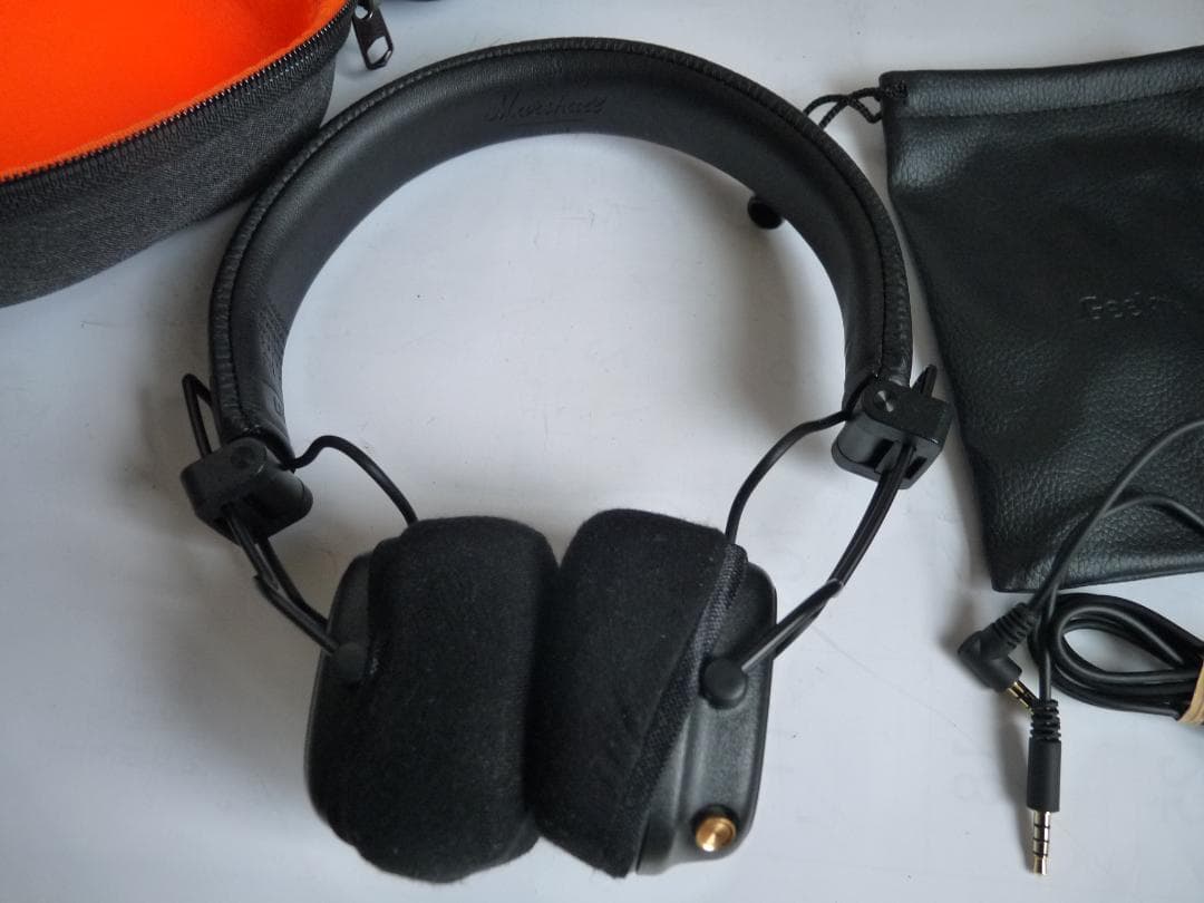Marshall 有線ヘッドフォン ケース付き