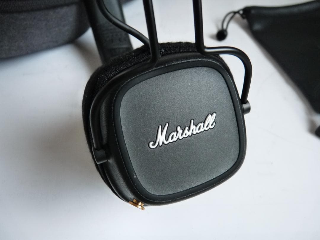 Marshall 有線ヘッドフォン ケース付き