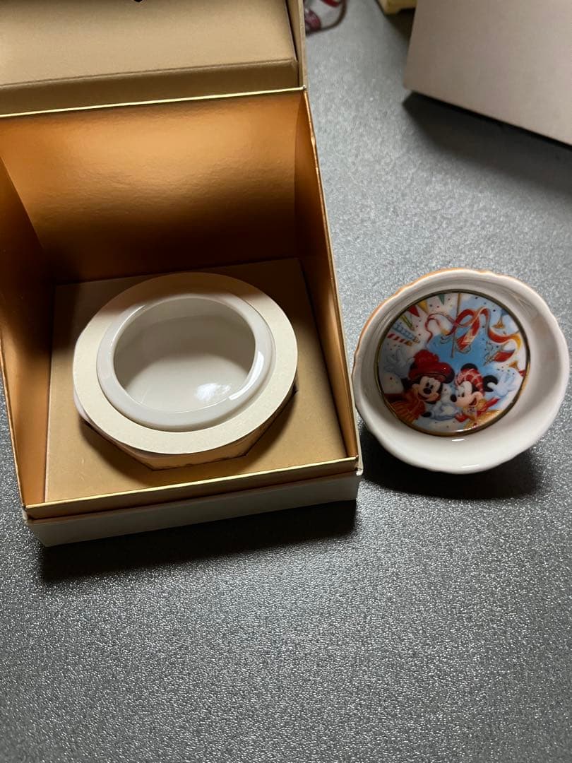 ディズニーシー　ホテルミラコスタの置き物　小物入れ