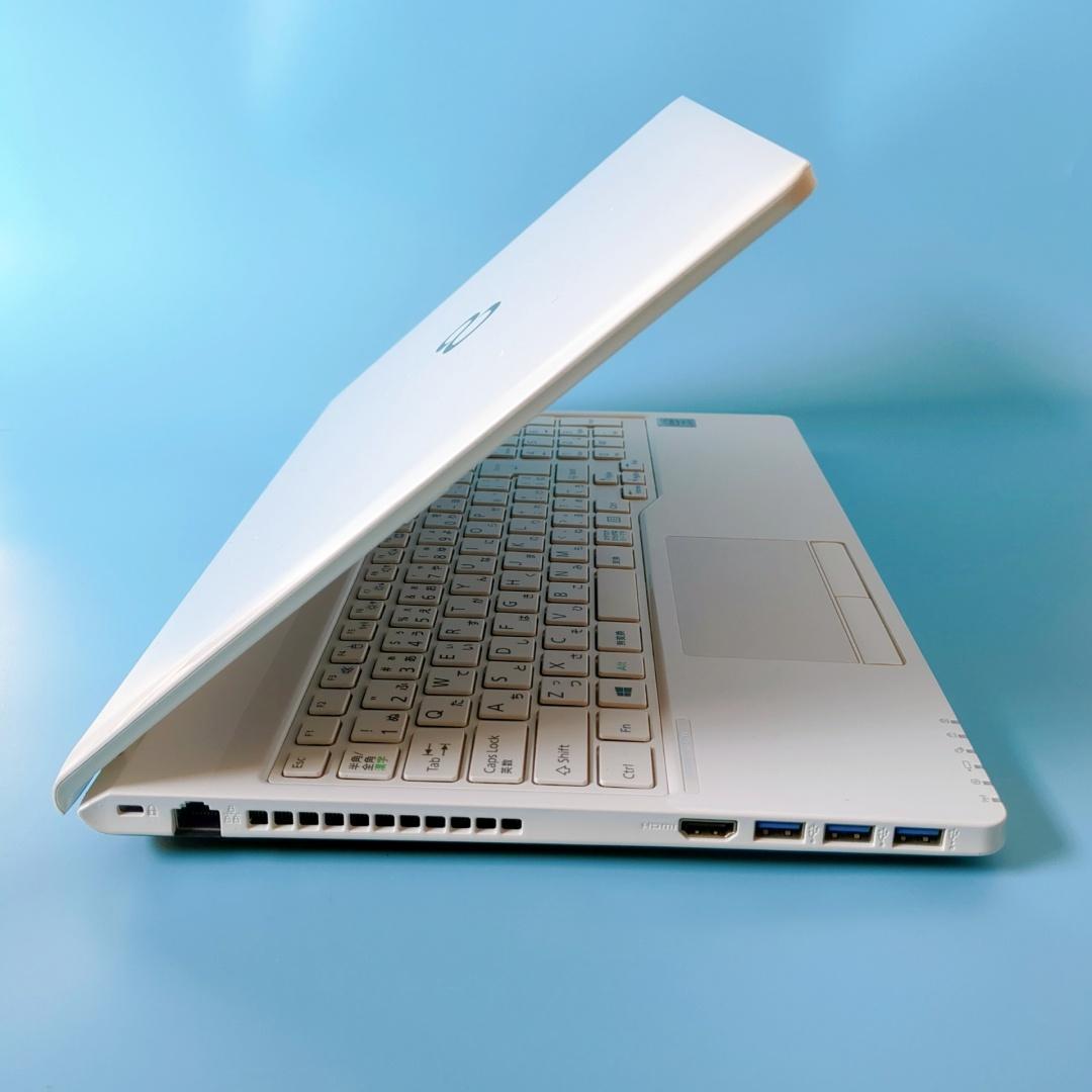 美品✨新品SSD爆速✨メモリ8GB✨カメラ付✅設定済ですぐ使える白ノートパソコン