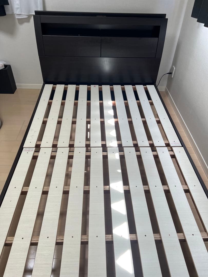 ニトリ　ベッドフレーム　セミダブル　直接取引限定