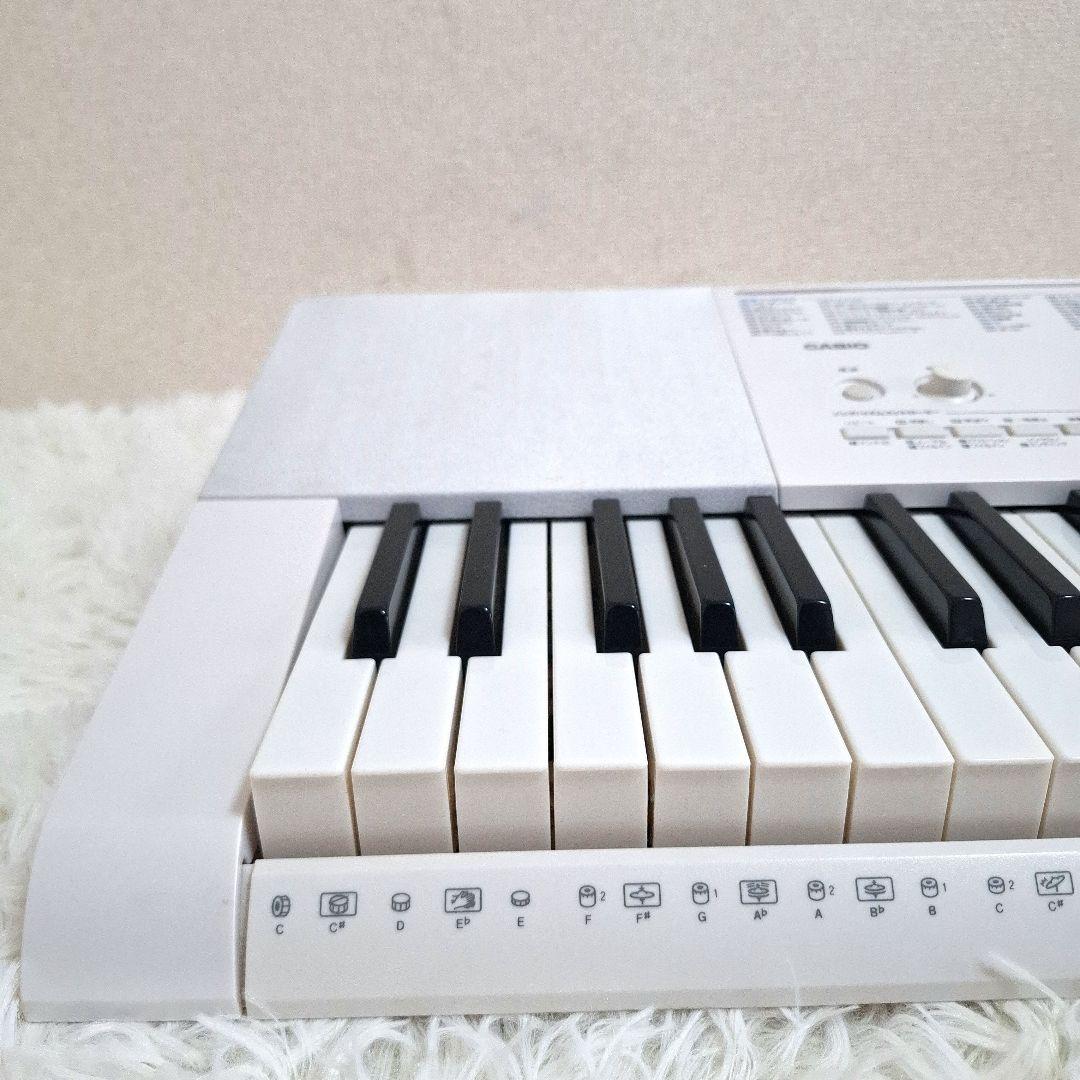 【送料無料】CASIO LK-211 電子ピアノ・キーボード ルーチェ 光ナビ