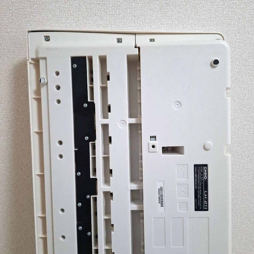 【送料無料】CASIO LK-211 電子ピアノ・キーボード ルーチェ 光ナビ