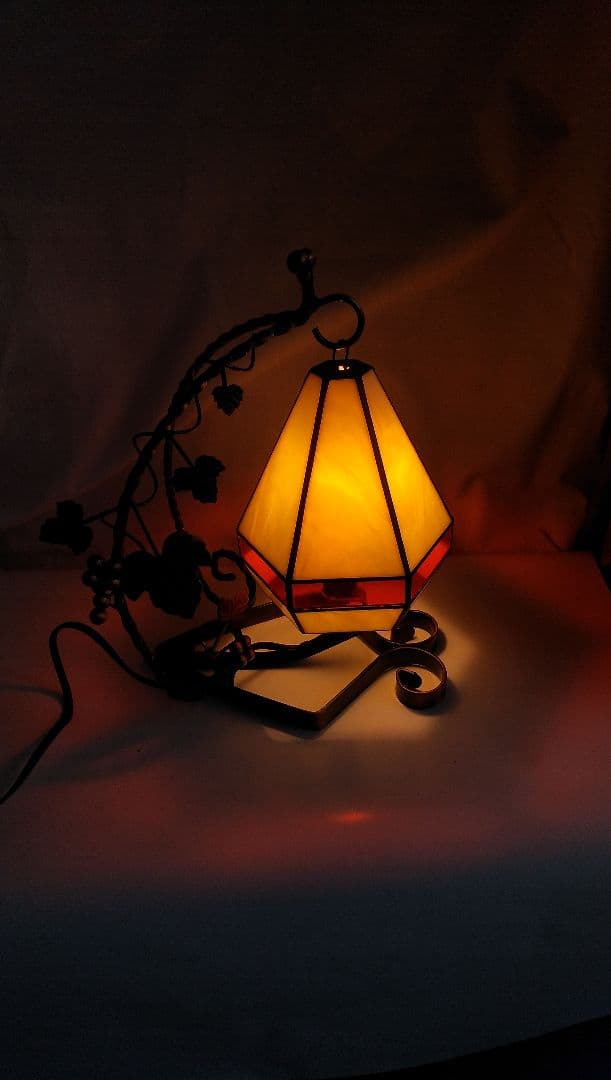 ステンドグラステーブルランプ