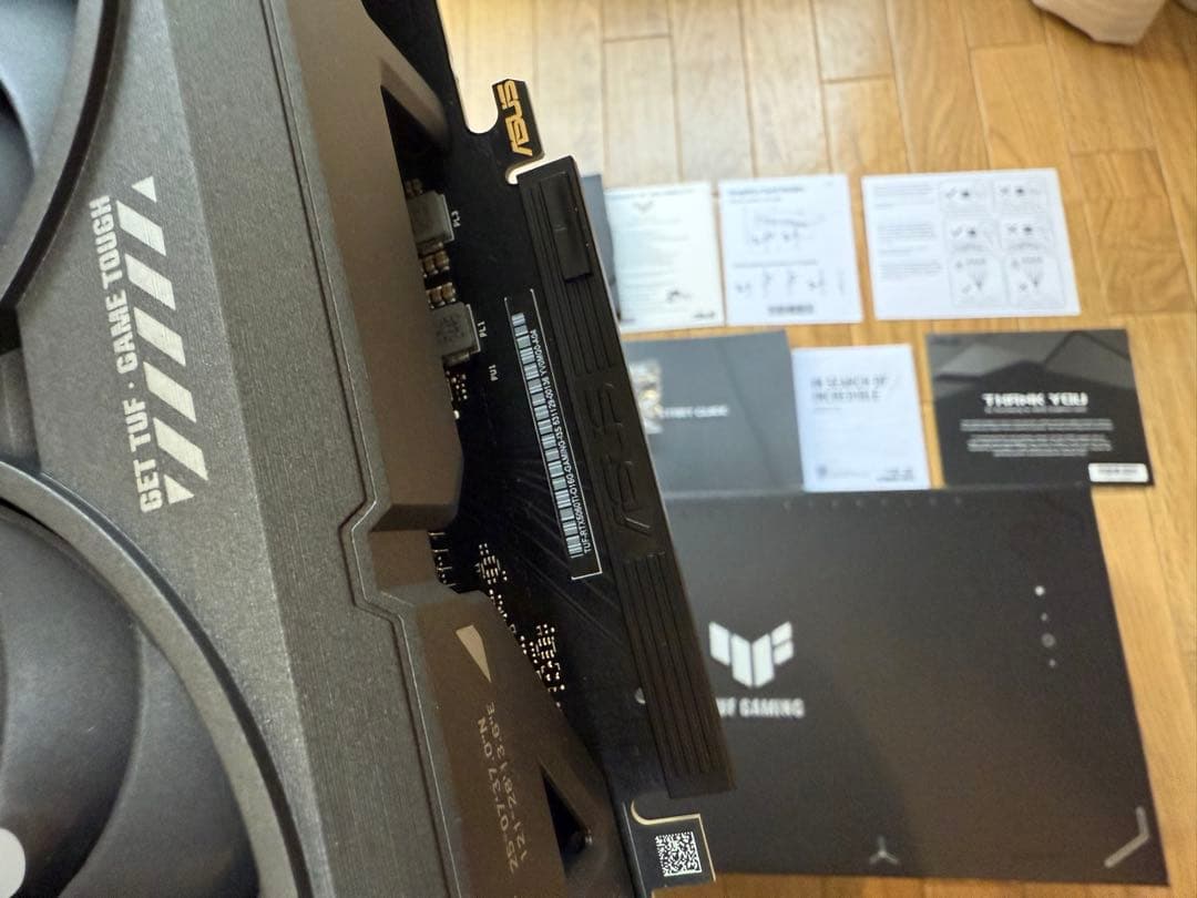 グラフィックボード・グラボ・ビデオカード ASUS TUF GAMING GeForce RTX 5060 Ti 16GB