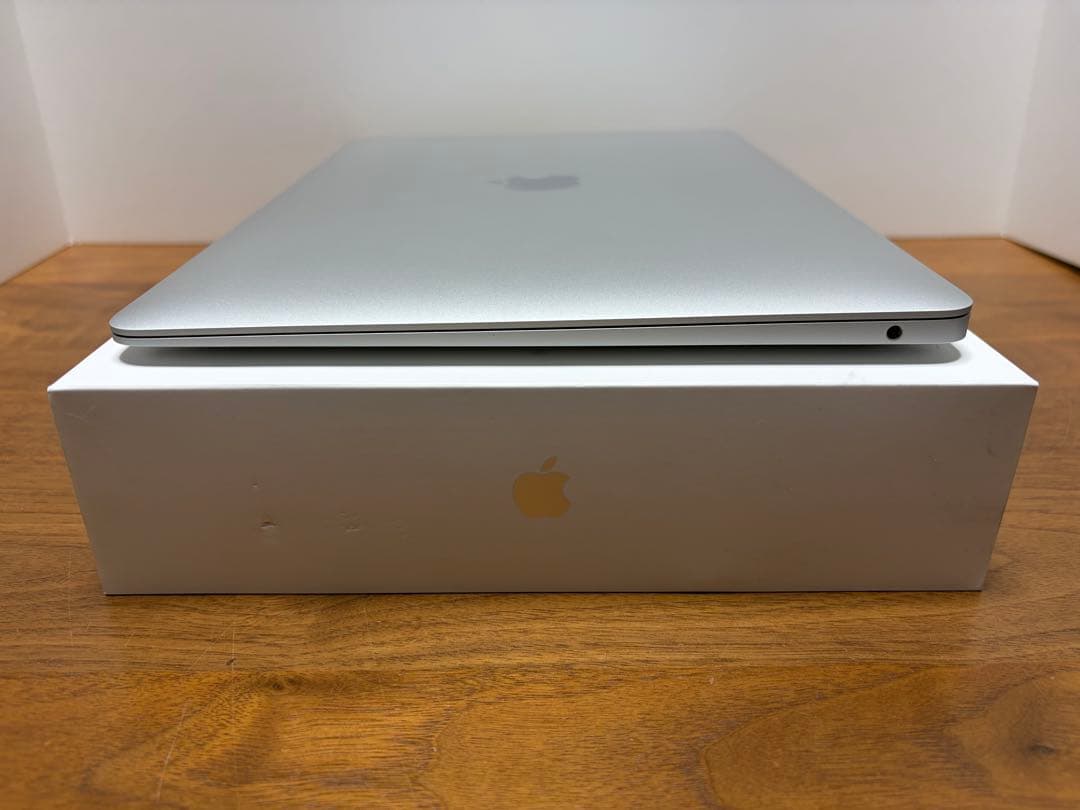 美品❗️MacBook Air 2020 i7&16GB&512GB Win11