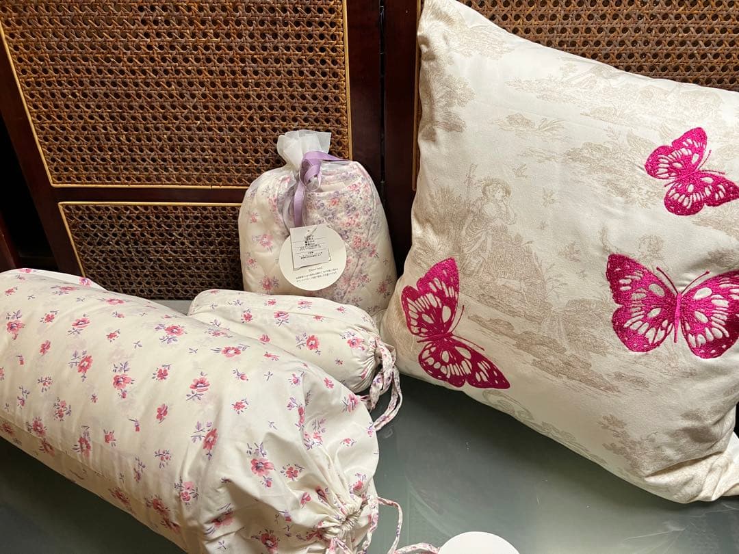LAURA ASHLEYセット　クッション・ベスト・スカート・寝袋