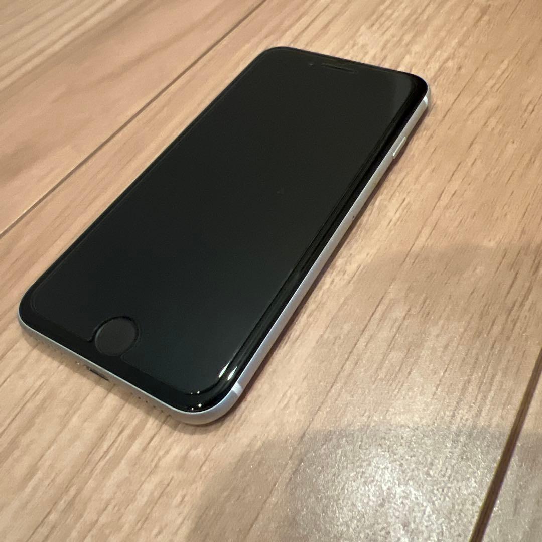 ⑦Apple iPhone SE（第2世代）ホワイト