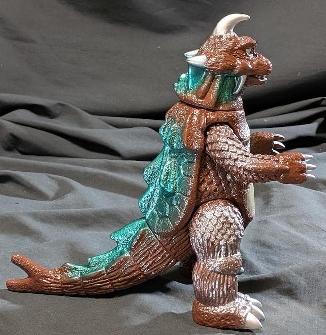 ゴメス「ウルトラＱ」登場怪獣（やまなや怪獣郷）ソフビフィギュア