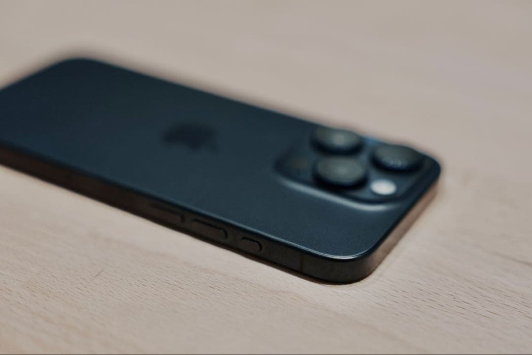 美品　iPhone15 Pro ブルーチタニウム 256GB SIMフリー