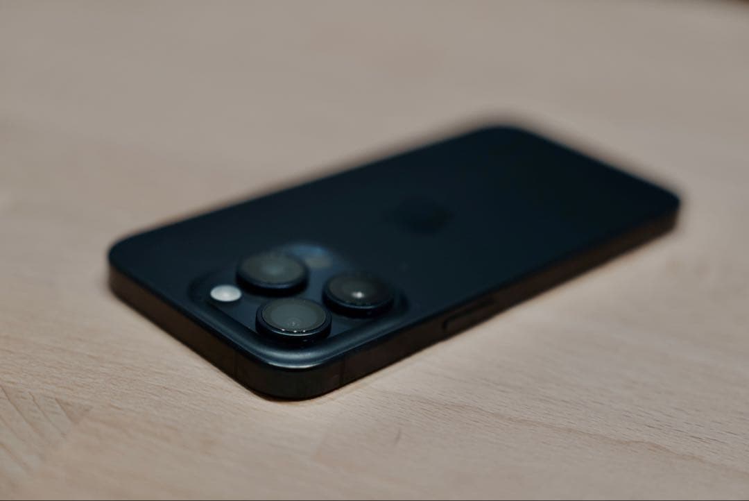 美品　iPhone15 Pro ブルーチタニウム 256GB SIMフリー