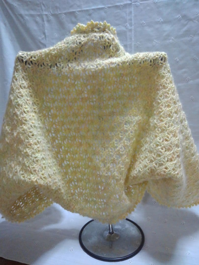 手編み　ハンドメイド　あったかポンチョ　黄色