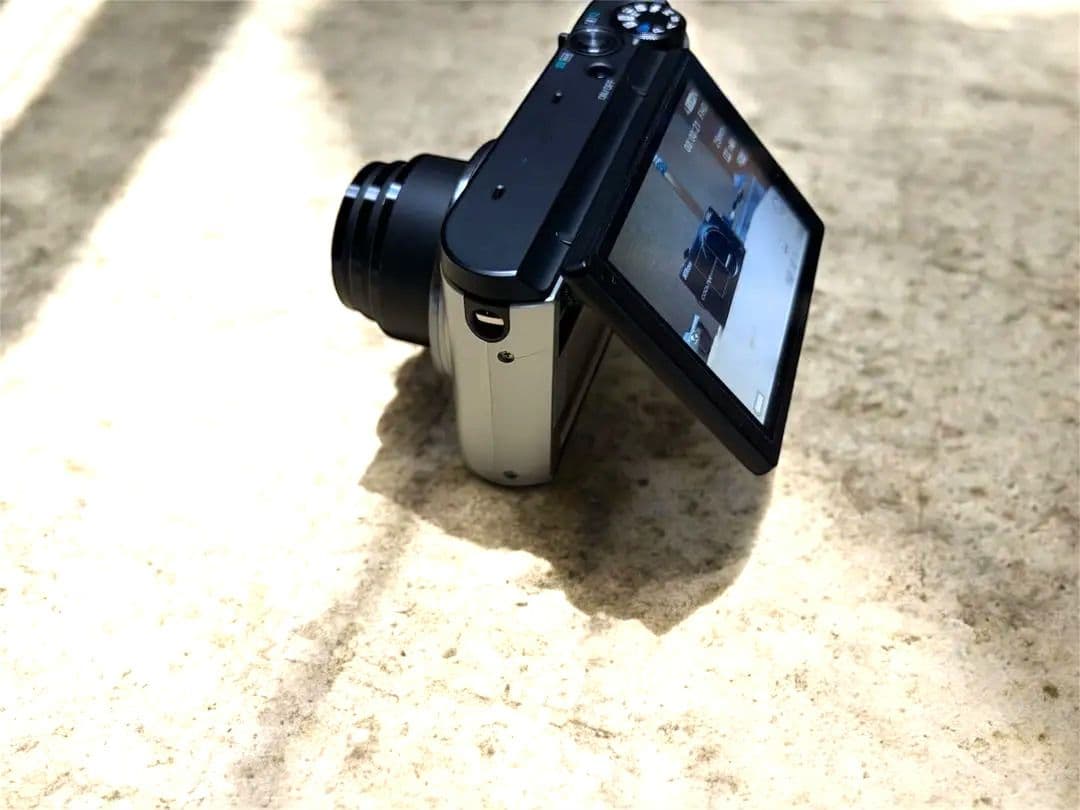 CASIO EXILIM EX–ZR1600 コンパクトデジタルカメラ シルバー