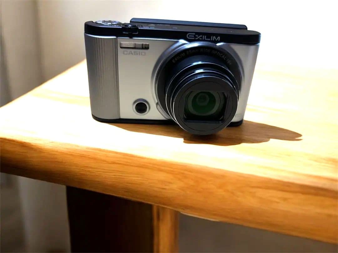 CASIO EXILIM EX–ZR1600 コンパクトデジタルカメラ シルバー