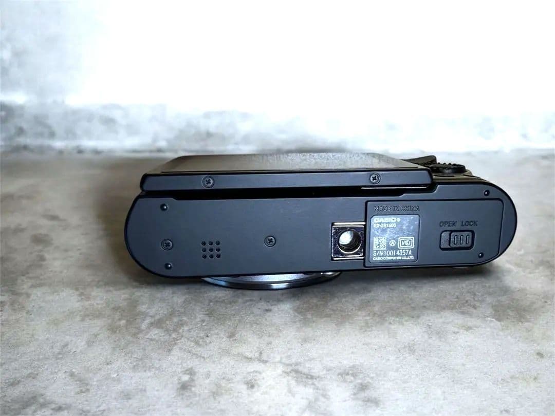 CASIO EXILIM EX–ZR1600 コンパクトデジタルカメラ シルバー