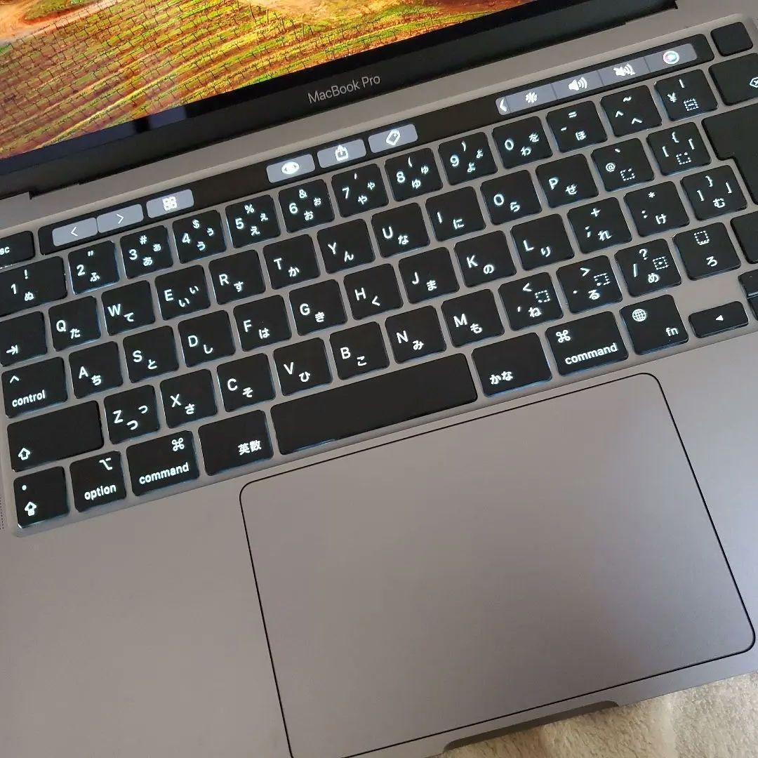 ほぼ未使用 MacBook Pro／M2／8GB／256GB SSD 付属品完備