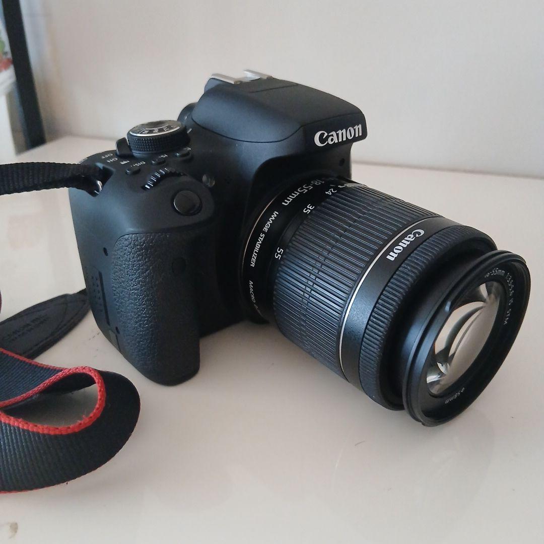 Canon EOS Kiss X8i デジタル一眼レフ