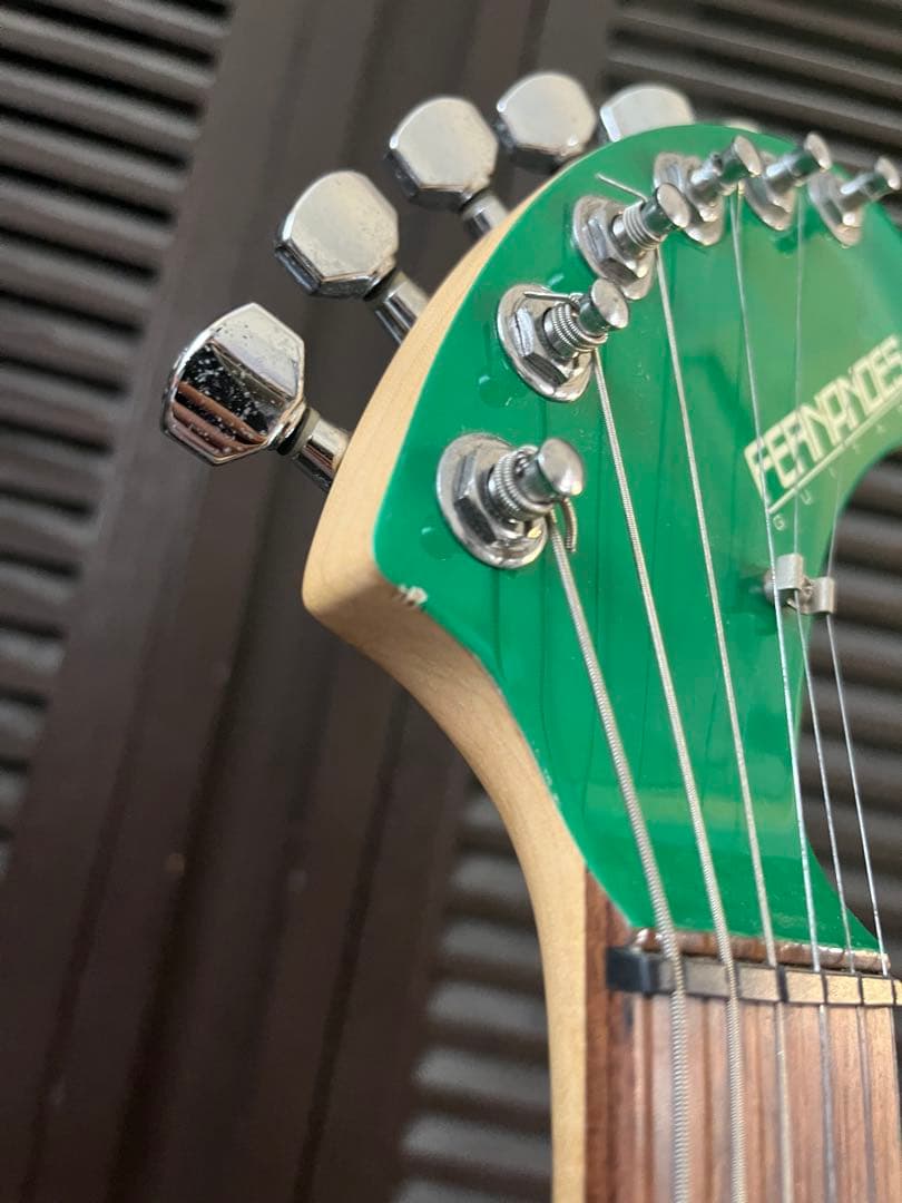状態良しFernandes zo-3 グリーン エレキギター 内蔵スピーカー付き