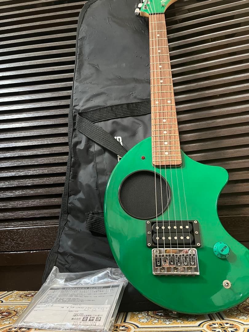 状態良しFernandes zo-3 グリーン エレキギター 内蔵スピーカー付き