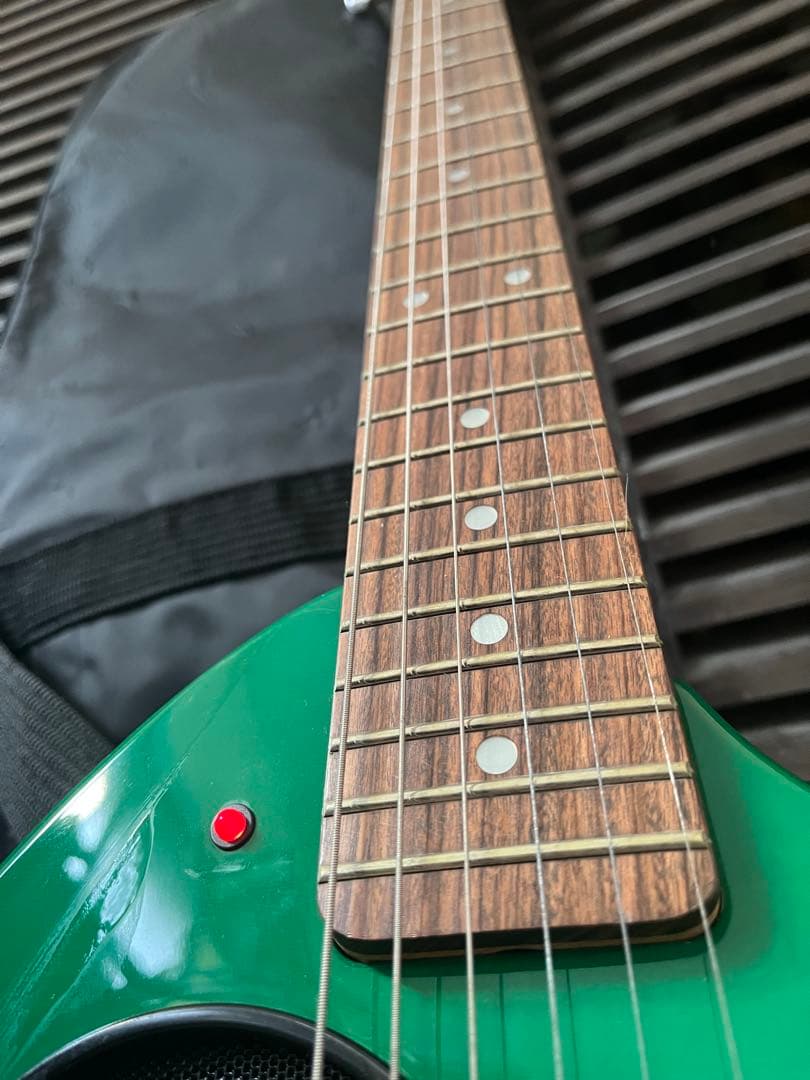 状態良しFernandes zo-3 グリーン エレキギター 内蔵スピーカー付き