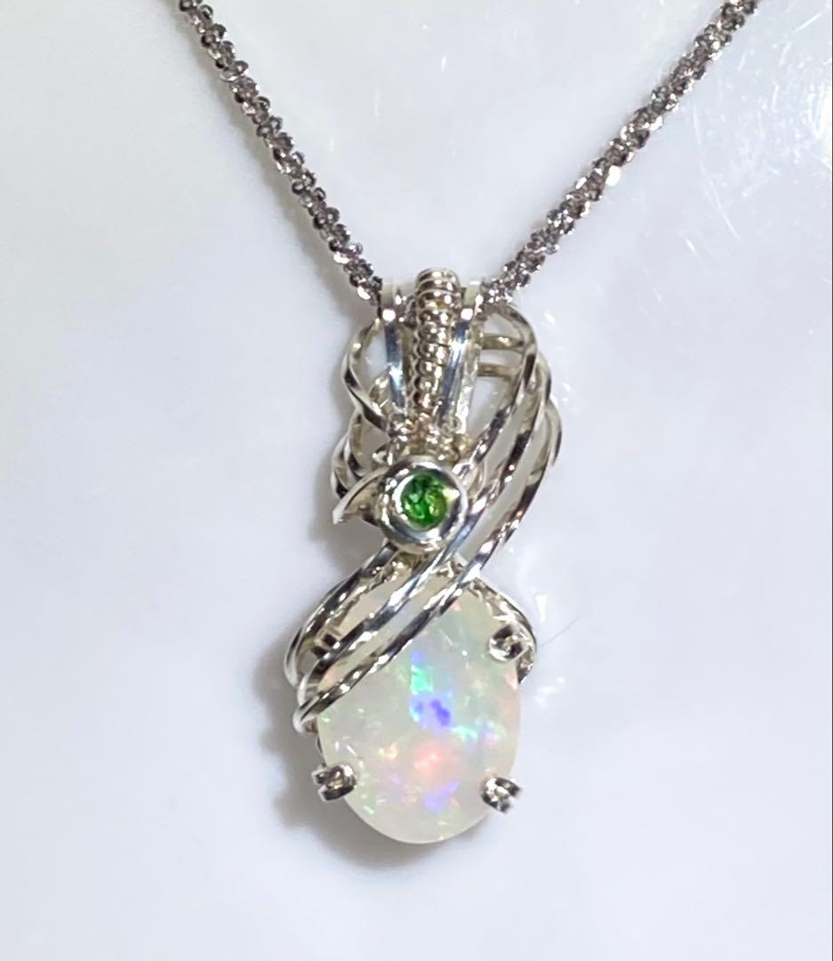 オパール　ツァボライト　ペンダントトップ　ワイヤージュエリー