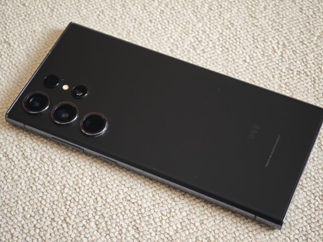 Samsung Galaxy S23 Ultra 韓国版本体　SIMフリー