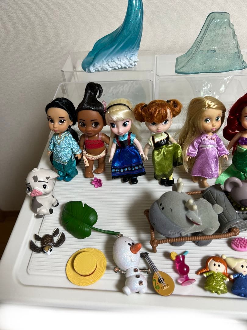 ディズニー、アニメータードール（ミニ）アナ、エルサ、モアナのお人形、小物