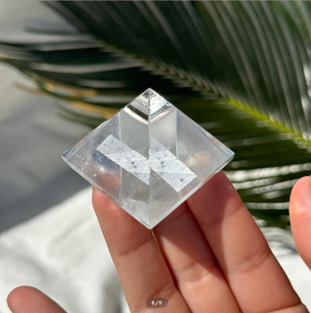 【レムリアン水晶】 ピラミッド シェイプ D ブラジル産