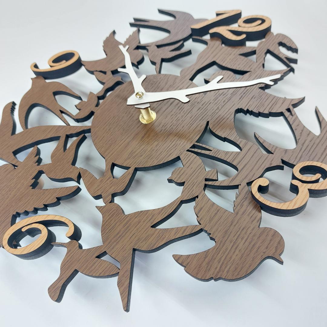 【限定値下げ3000円引き】北欧風　立体的な鳥のデザイン木製掛け時計　静音タイプ