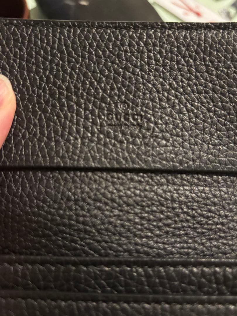 （美品）GUCCI GGロゴ付き黒レザー名刺入れ