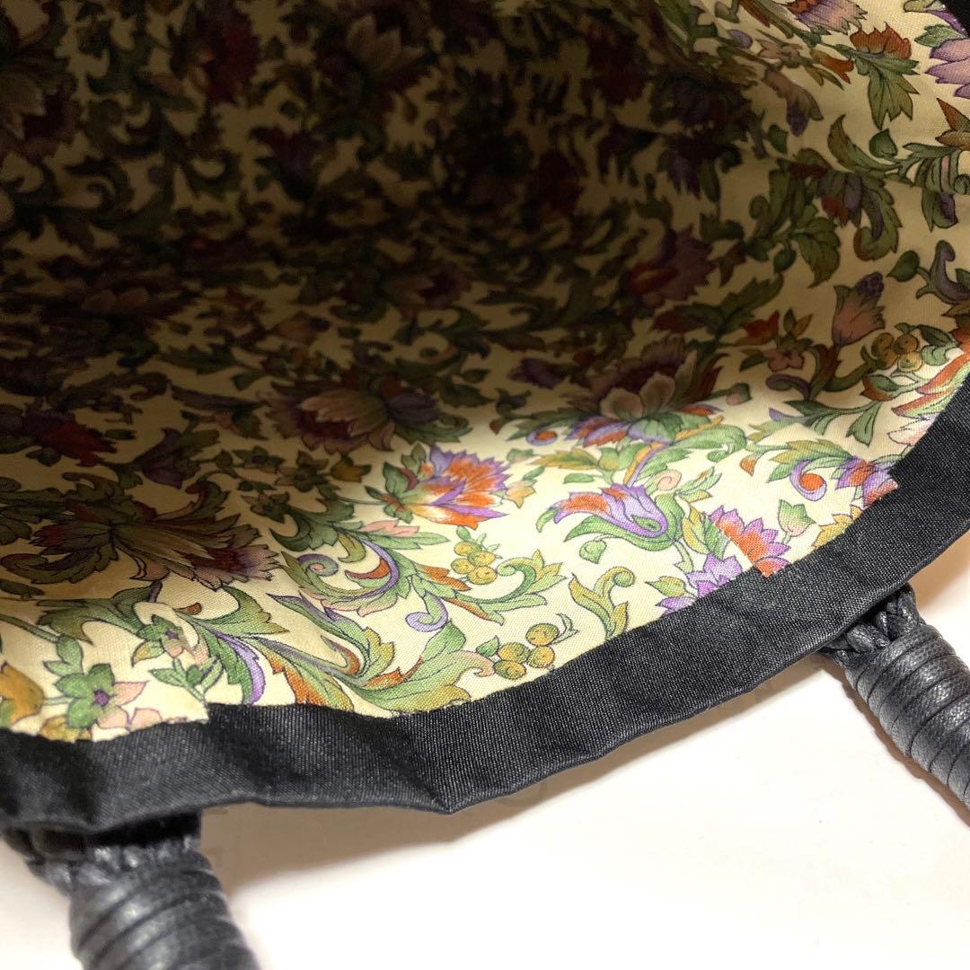 未使用品　うさぎ　手刺繍バッグ