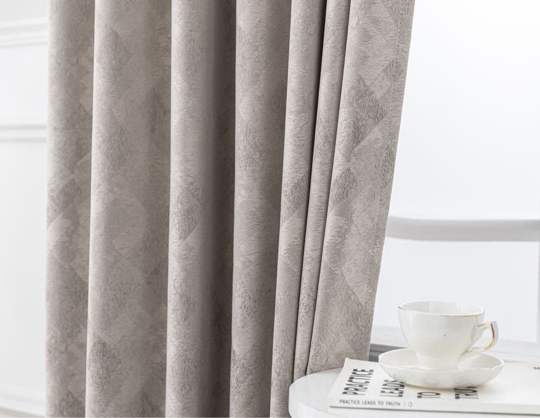 【ホテルライク／2枚セット】菱格デザイン高級カーテン遮光99％極上なめらか質感