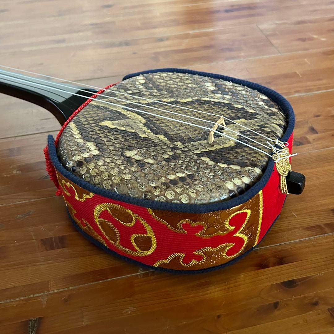 ◼️宮古島から❺◼️本皮三線◼️女性◼️沖縄◼️初心者◼️サンプル音源◼️美品◼️ハードケース付