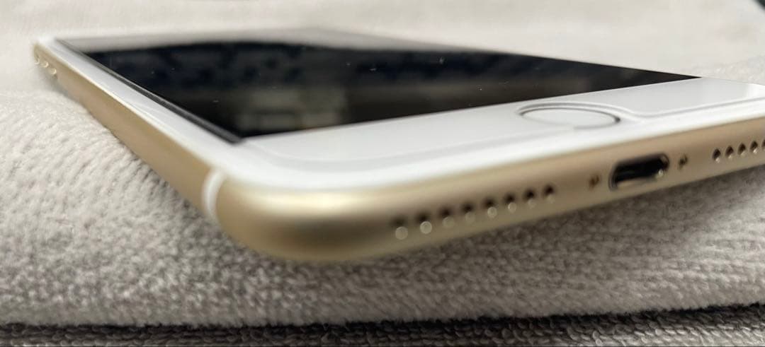 『美品』　SIM解除済　Apple iPhone 7 Plus ゴールド 本体