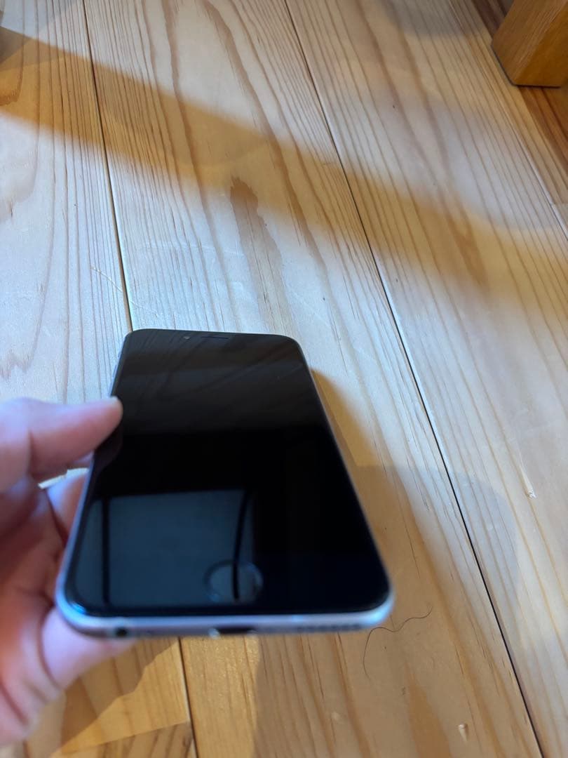 Apple iPhone 6 シルバー 本体　64GB docomo版