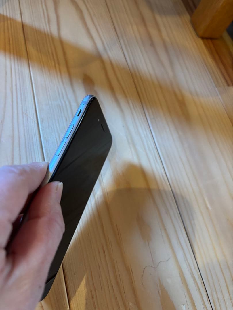 Apple iPhone 6 シルバー 本体　64GB docomo版