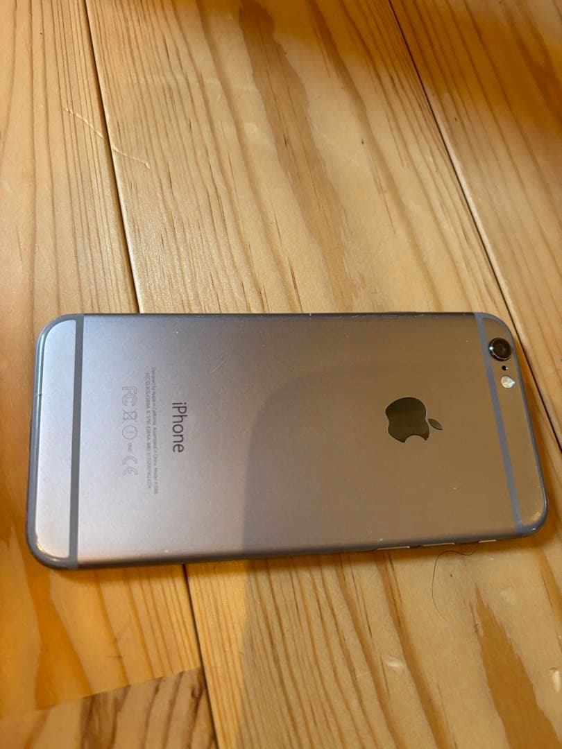 Apple iPhone 6 シルバー 本体　64GB docomo版
