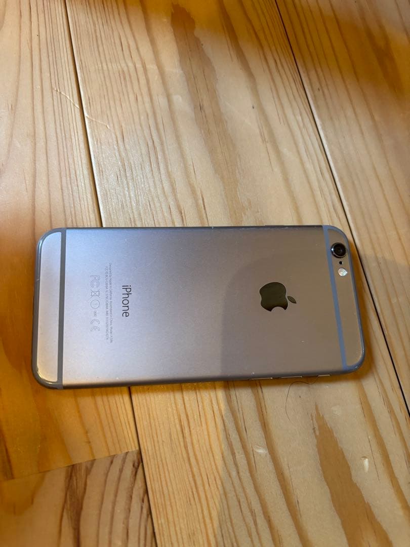 Apple iPhone 6 シルバー 本体　64GB docomo版