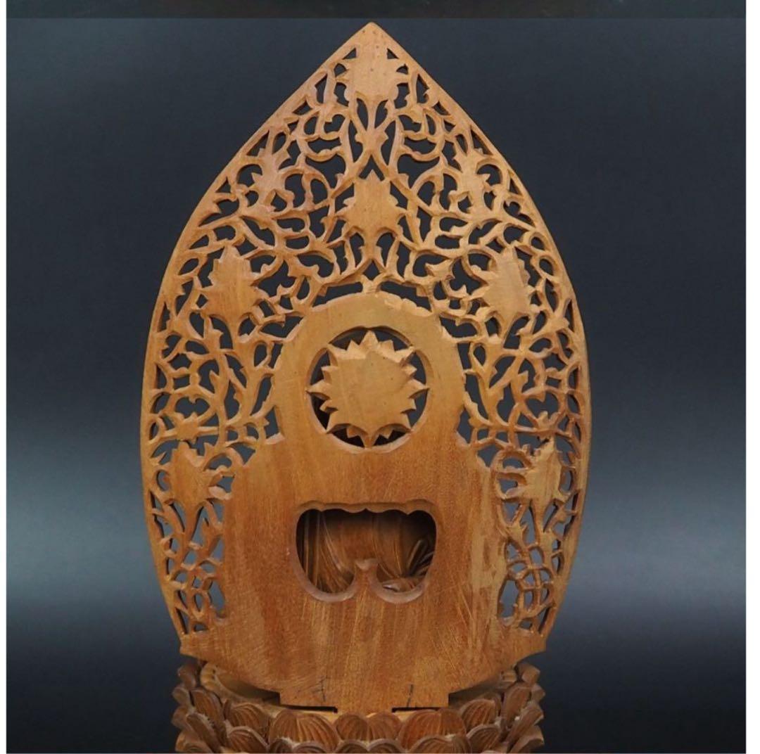 送料無料　時代物　香木白檀細密彫刻如来坐像　高さ23ｃｍ