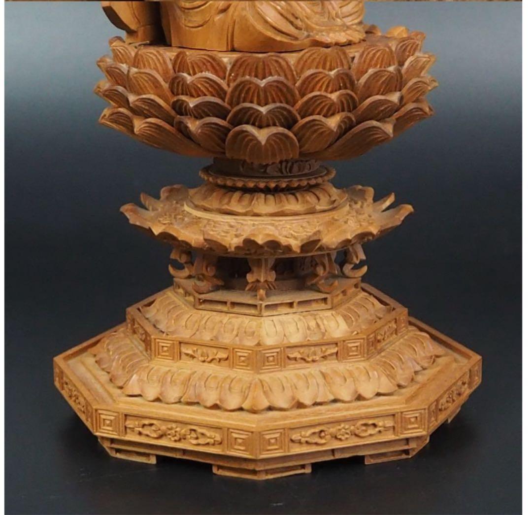 送料無料　時代物　香木白檀細密彫刻如来坐像　高さ23ｃｍ