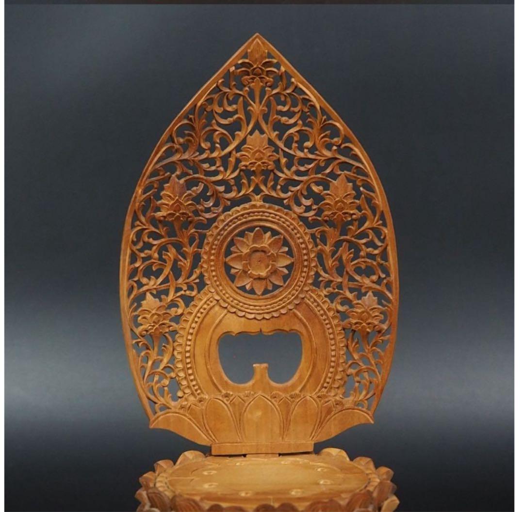 送料無料　時代物　香木白檀細密彫刻如来坐像　高さ23ｃｍ