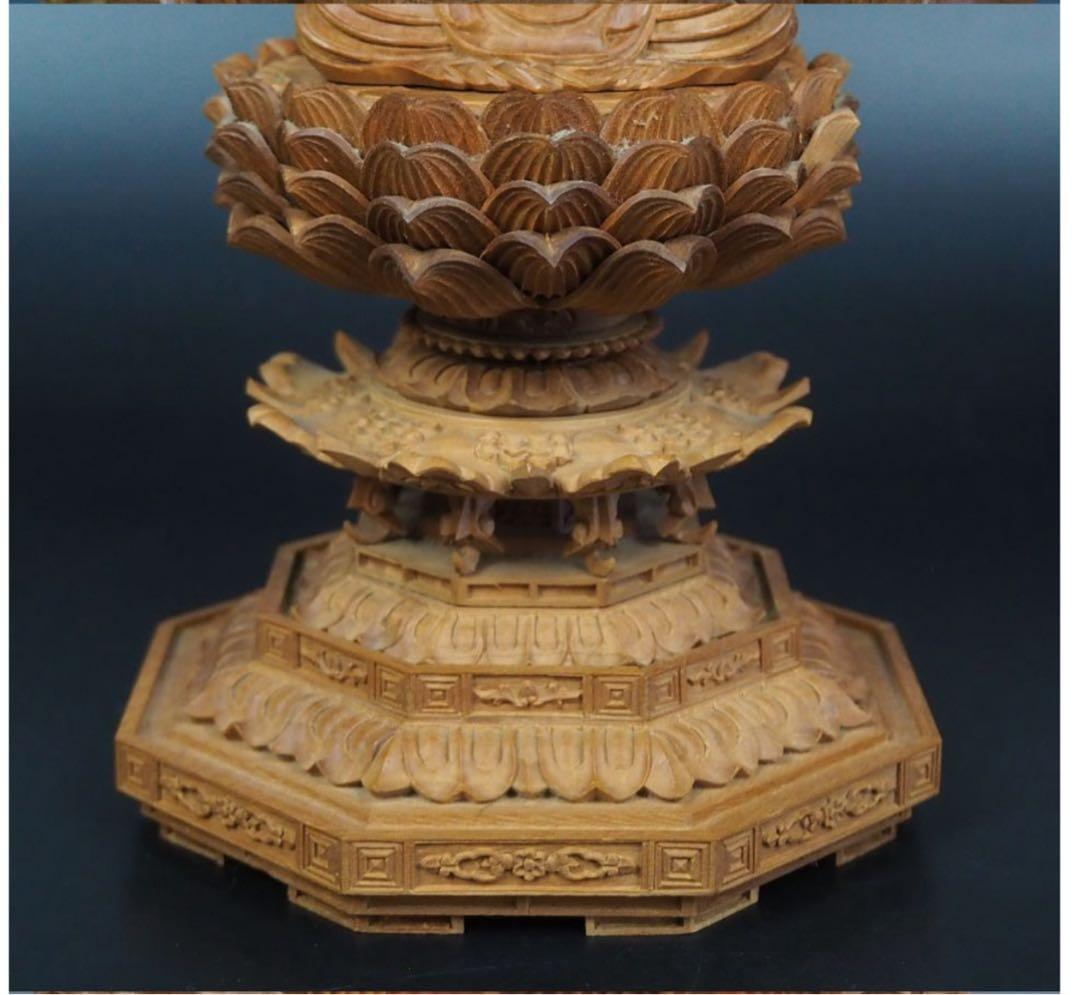 送料無料　時代物　香木白檀細密彫刻如来坐像　高さ23ｃｍ