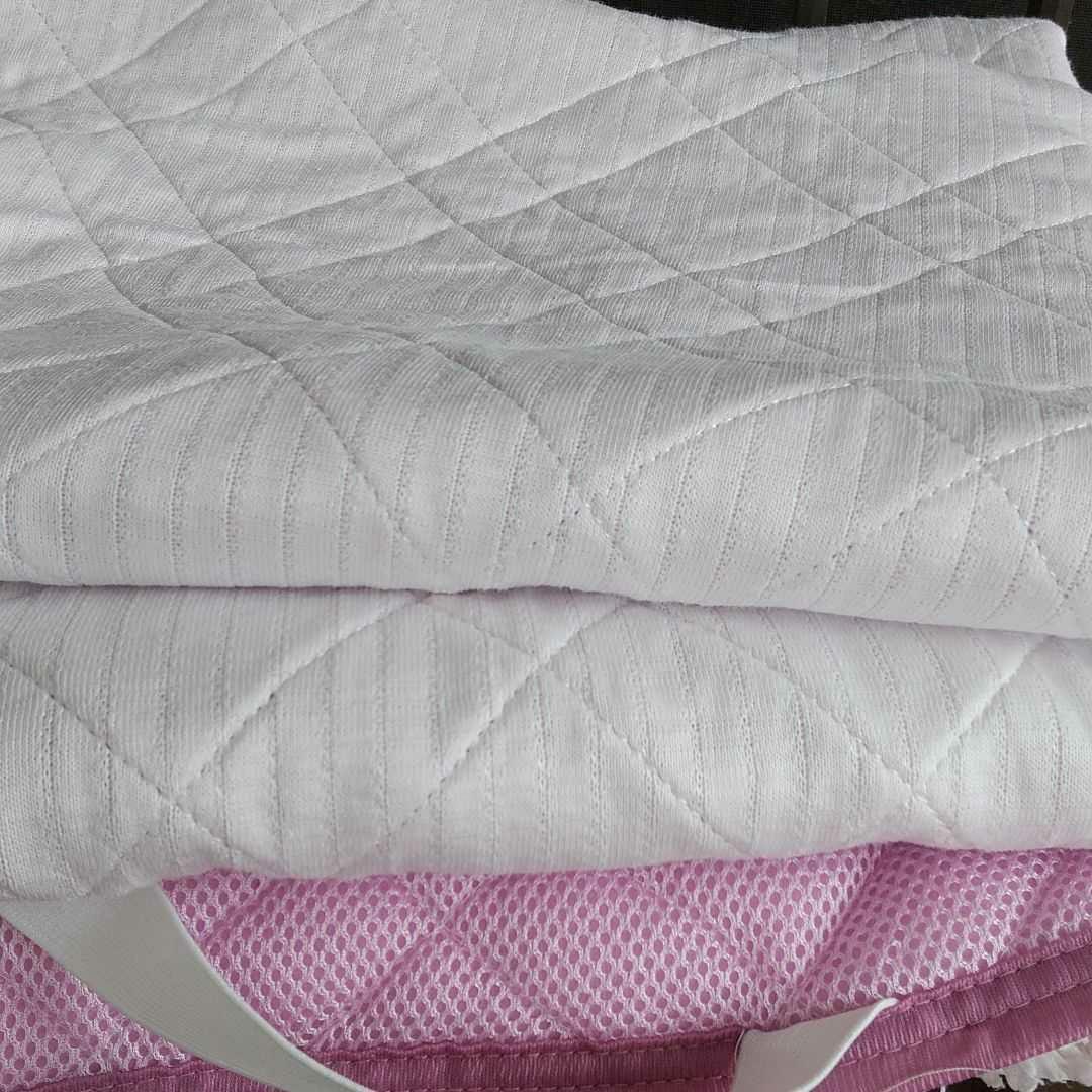 西川   ひんやり敷きパッド  ❗️❗️   とっても冷たい❗️❗️