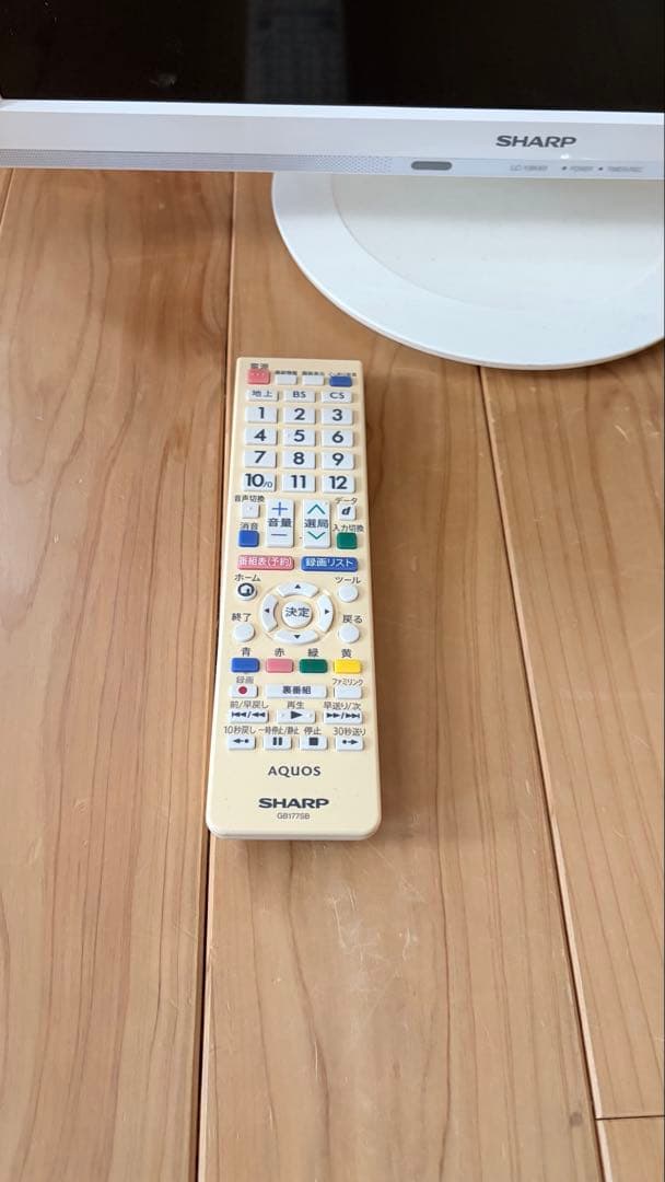SHARP AQUOS LC-19K40-w ホワイト　液晶テレビ19インチ
