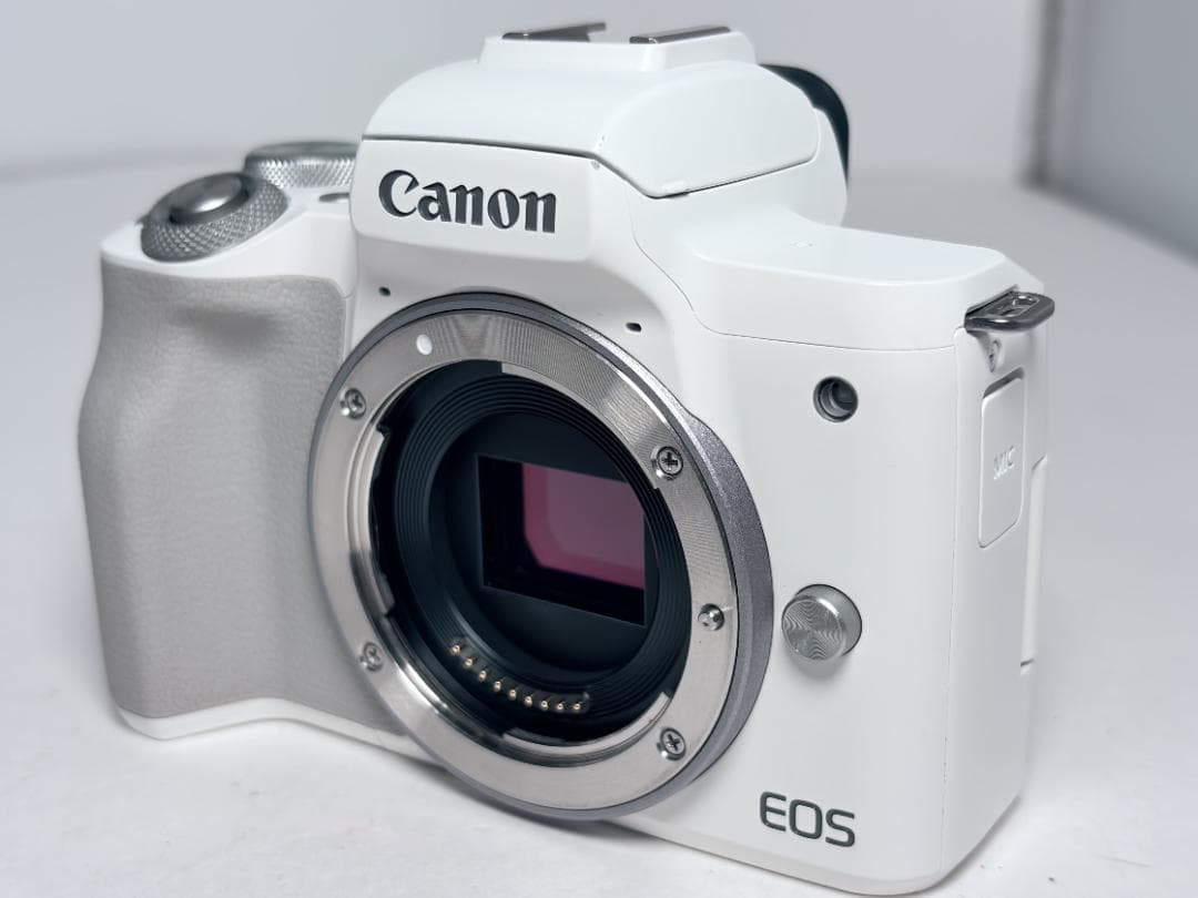 極上品 キヤノン EOS Kiss M2 ボディ ホワイト