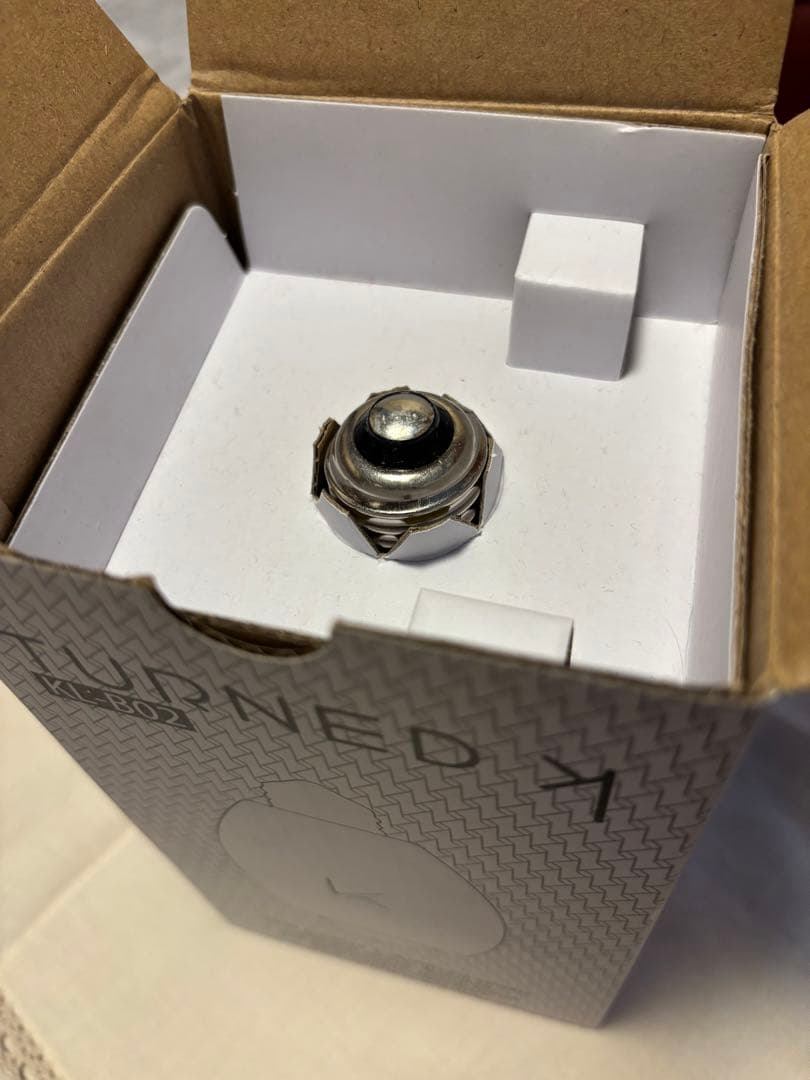 【新品】カルテック KL-B02光触媒脱臭•除菌機能付きLED電球