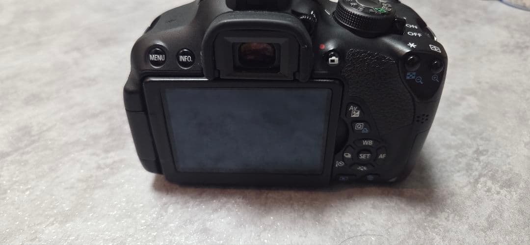 美品 動確済 Canon EOS kiss 7i 一眼レフ