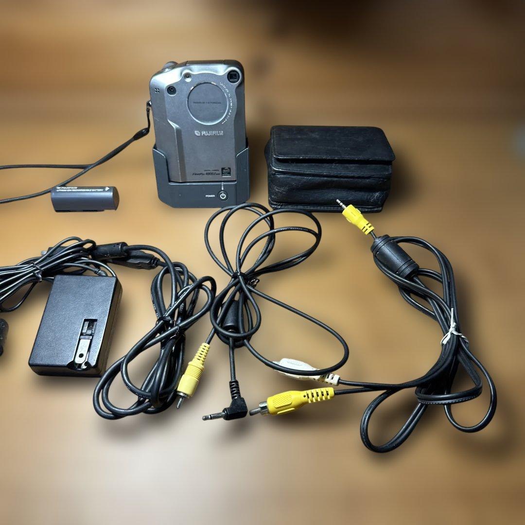 Fujifilm FinePix 4800Z コンパクトデジタルカメラ